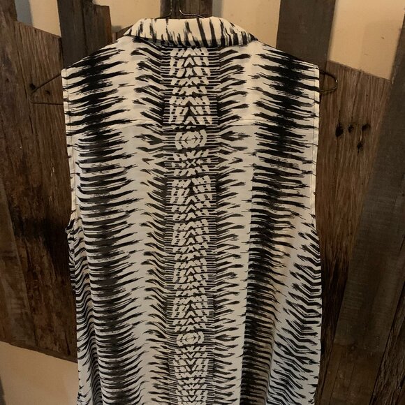 Lane Bryant Black/White Sleeveless Blouse - Picture 2 of 2